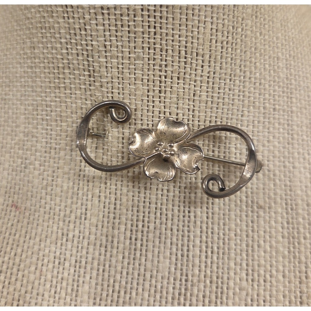 Vintage Sterling Silver‎ Stuart NYE Dogwood Flower Brooch Pin 925